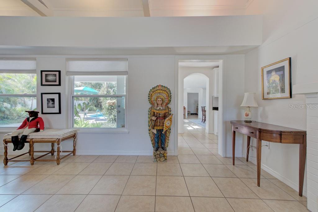 Listing photo id 27 for 2601 49th Street S