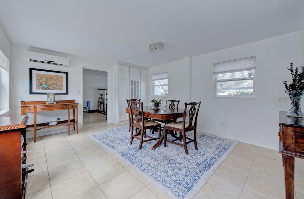 Listing photo id 30 for 2601 49th Street S