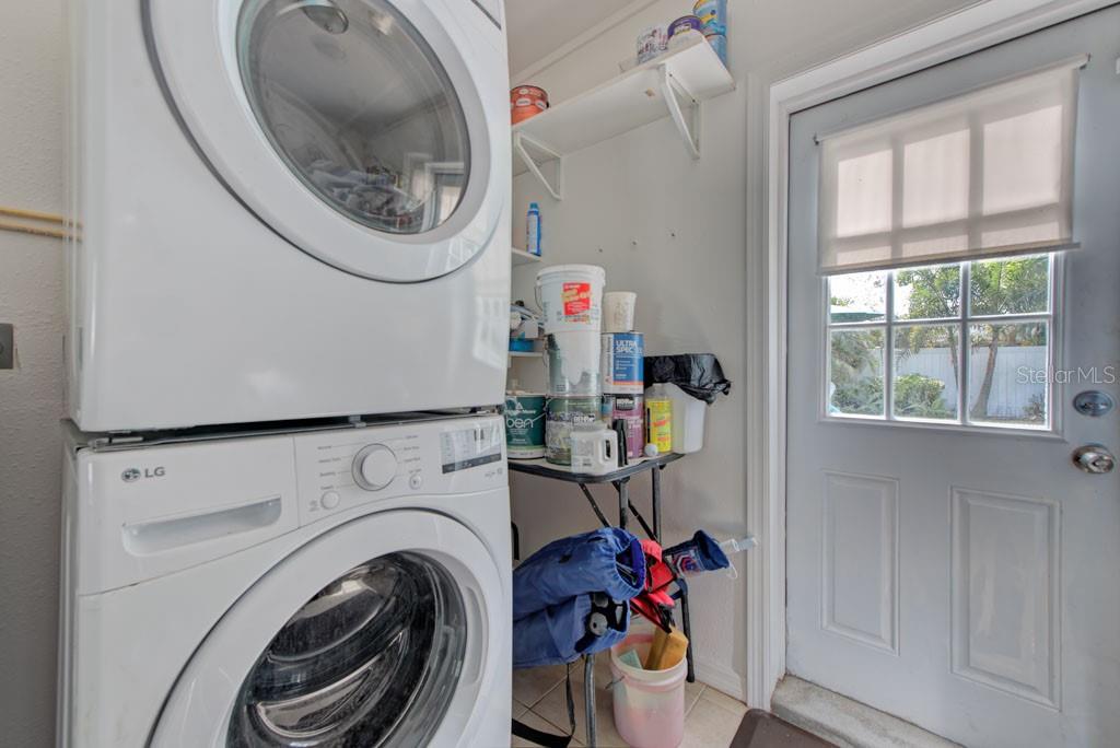 Listing photo id 36 for 2601 49th Street S