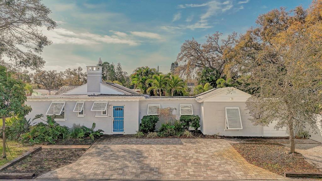 Listing photo id 2 for 2601 49th Street S