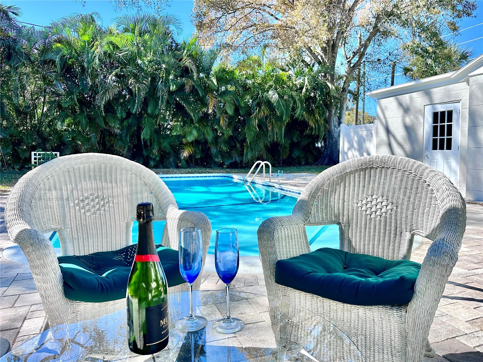 Listing photo id 39 for 2601 49th Street S