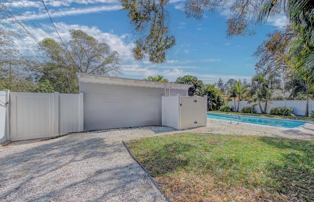 Listing photo id 43 for 2601 49th Street S