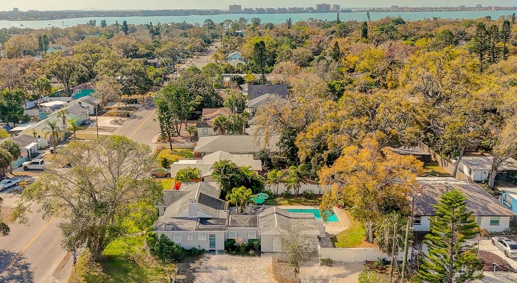 Listing photo id 44 for 2601 49th Street S