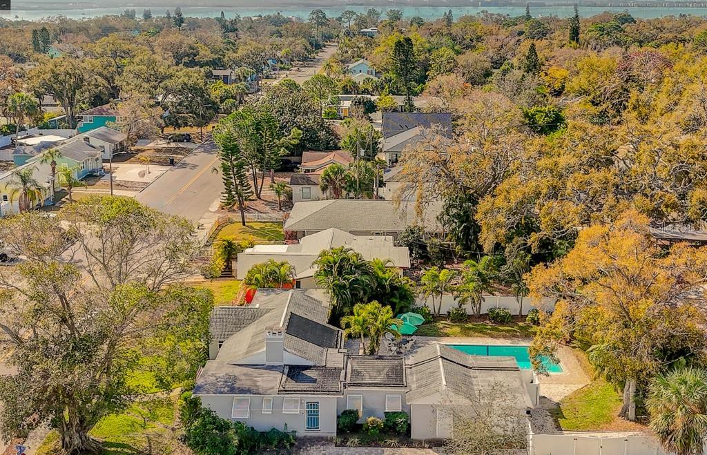 Listing photo id 45 for 2601 49th Street S