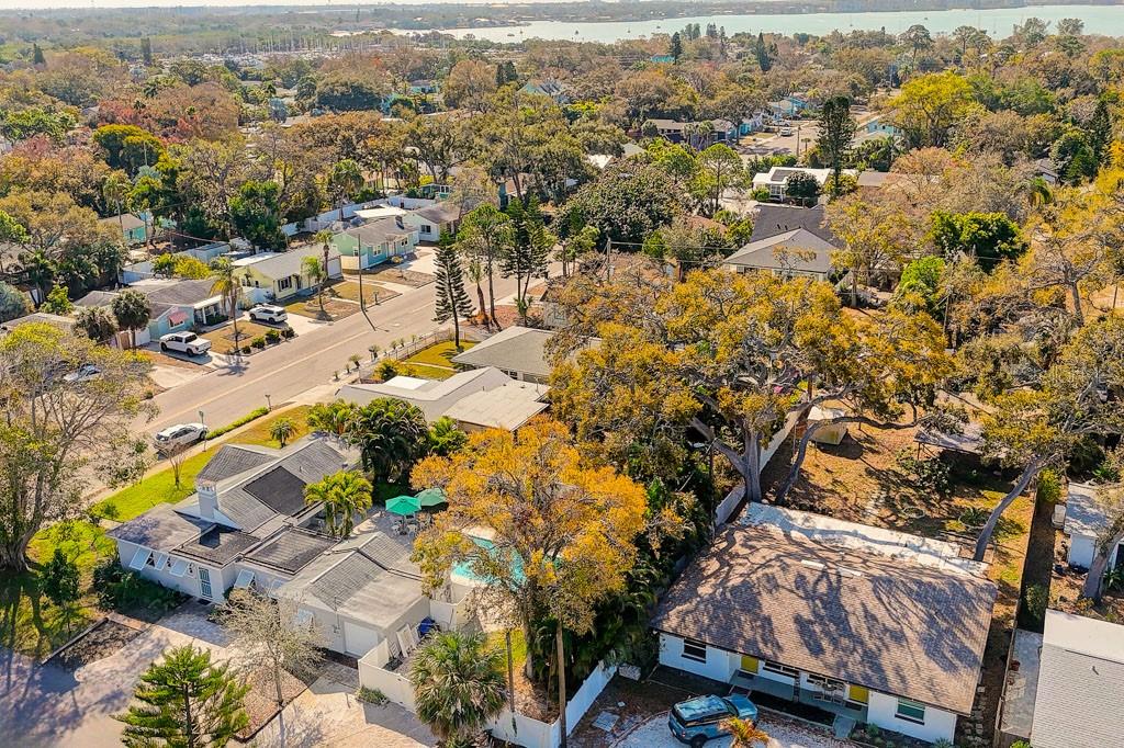 Listing photo id 46 for 2601 49th Street S