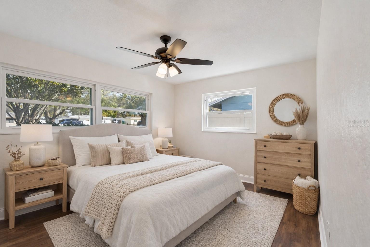 Listing photo id 12 for 5682 46th Avenue N