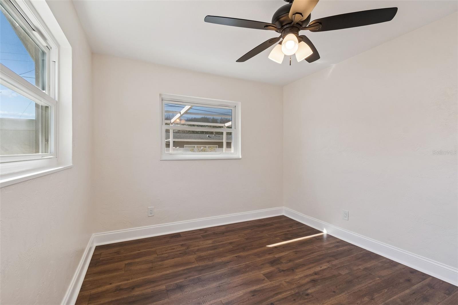 Listing photo id 20 for 5682 46th Avenue N