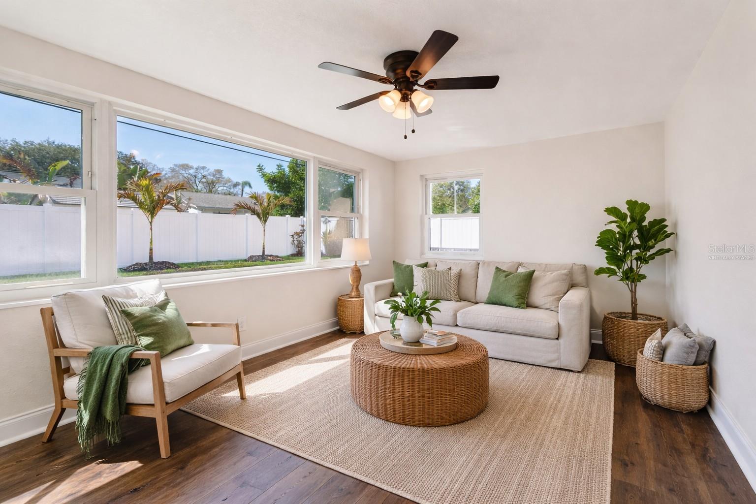 Listing photo id 22 for 5682 46th Avenue N