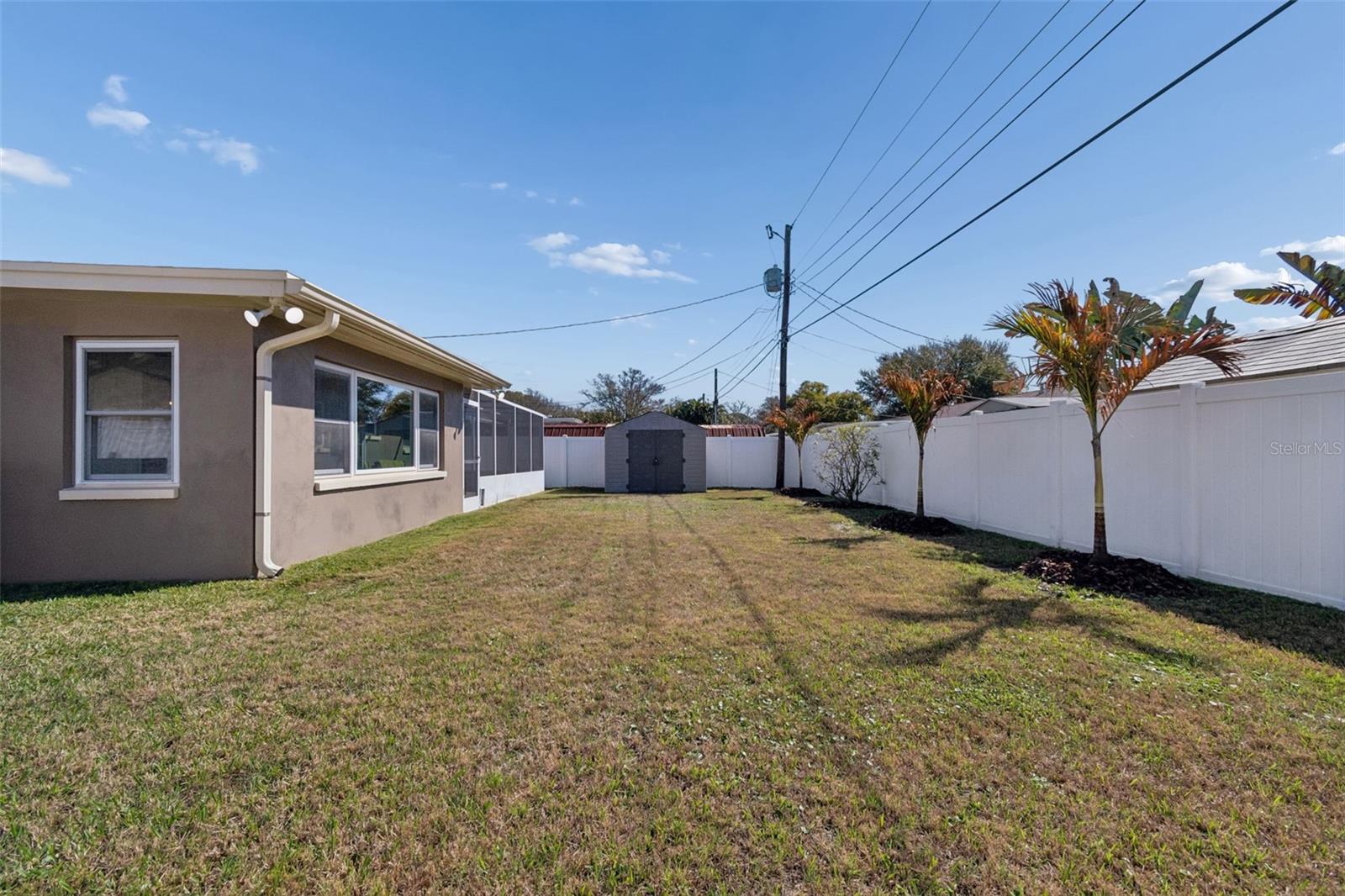 Listing photo id 30 for 5682 46th Avenue N