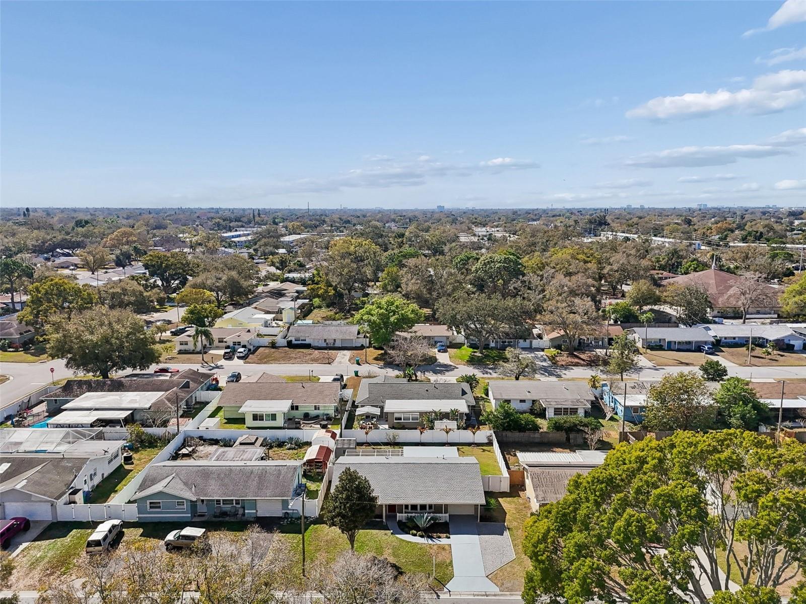 Listing photo id 39 for 5682 46th Avenue N