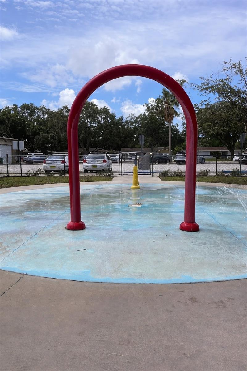 Listing photo id 46 for 5682 46th Avenue N