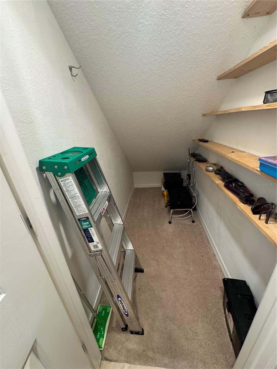 Image 24 of 60 For 1483 Hillview Lane