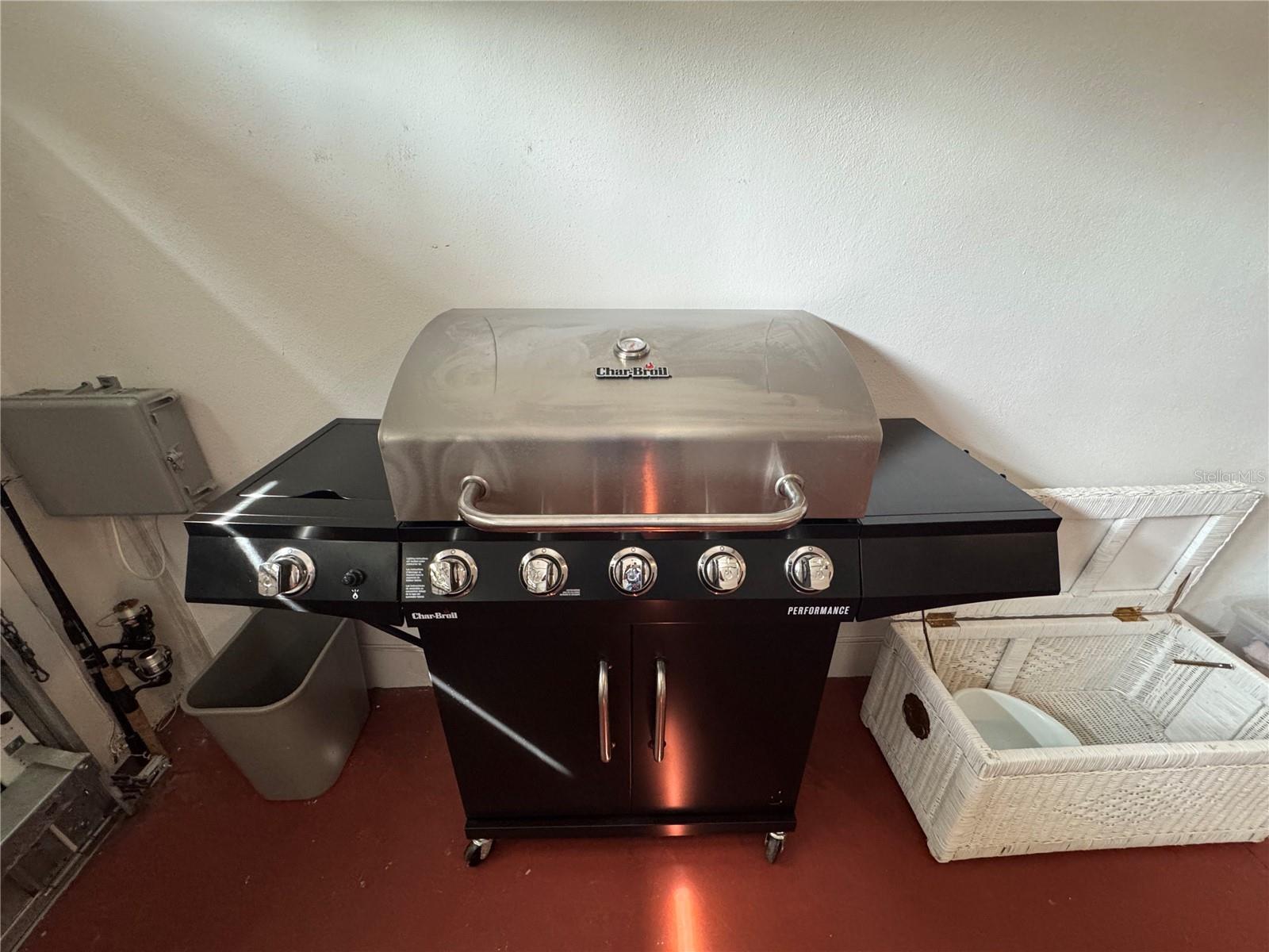 Image 57 of 60 For 1483 Hillview Lane