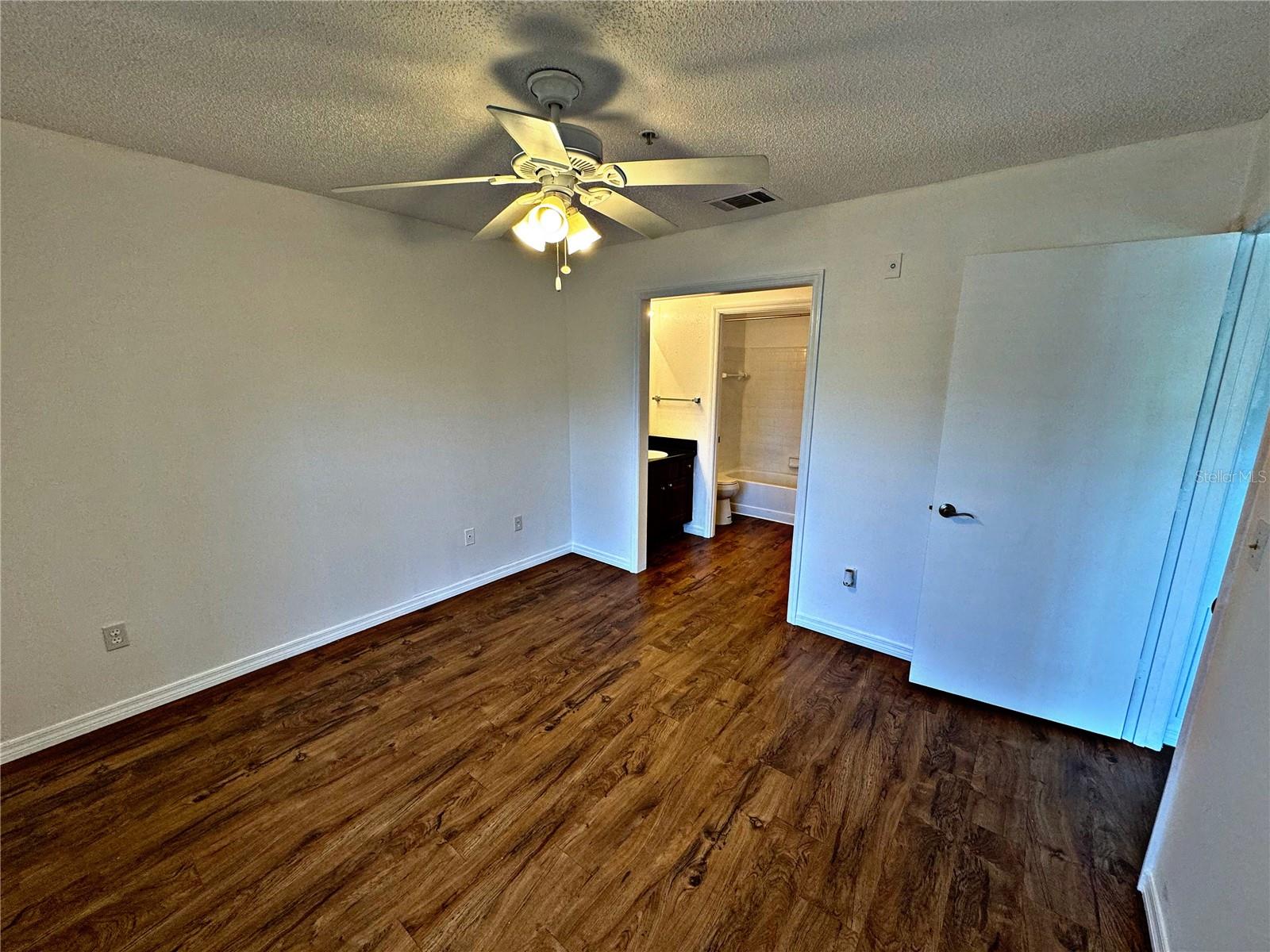 Image 9 of 17 For 11901 4th Street N 4105