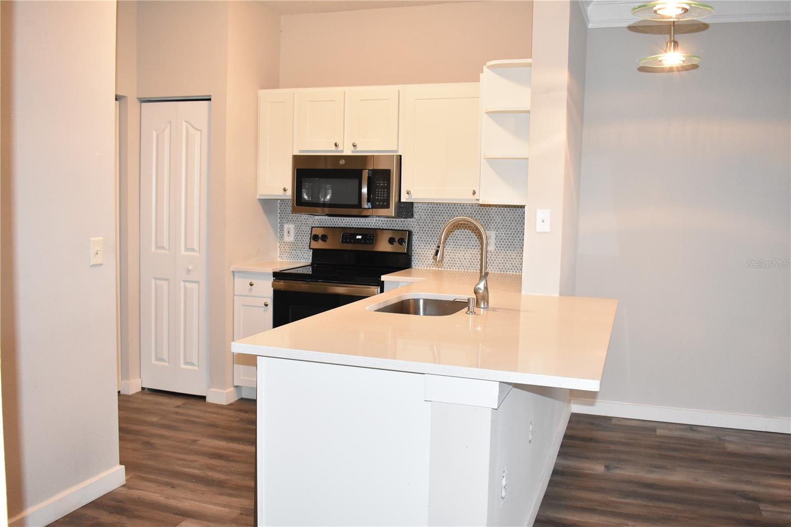 Image 7 of 29 For 4207 Dale Mabry Highway 12107