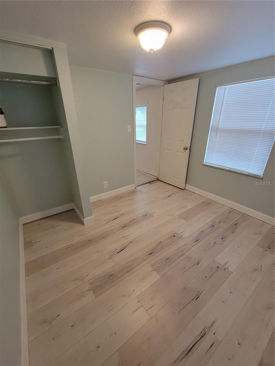 Image 18 of 26 For 5610 Kelly Drive N