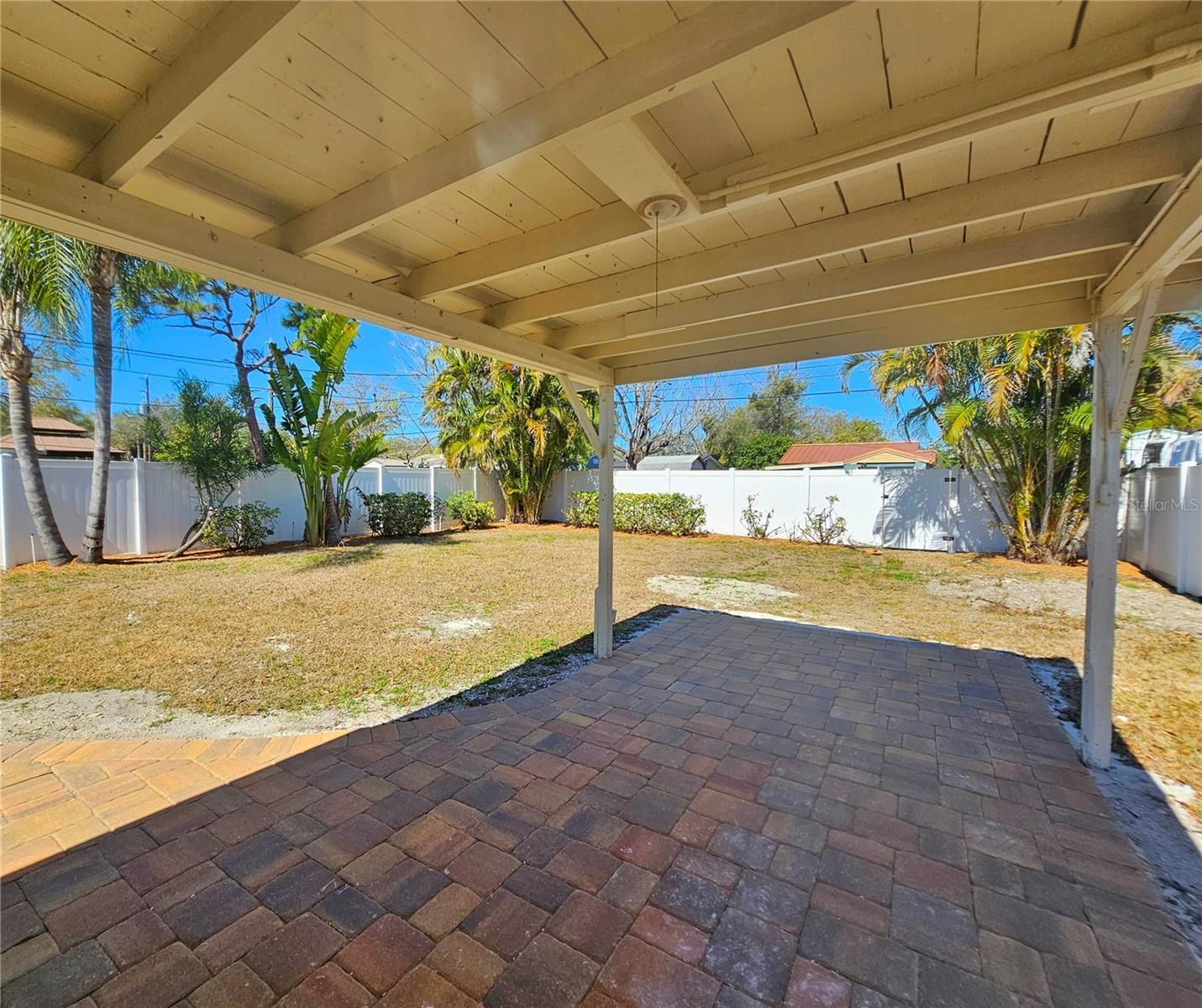 Image 23 of 26 For 5610 Kelly Drive N