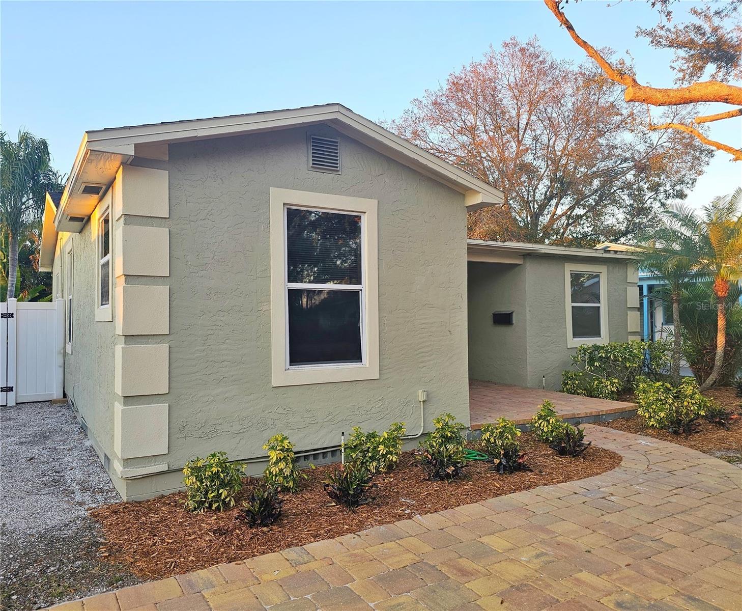 Image 3 of 26 For 5610 Kelly Drive N