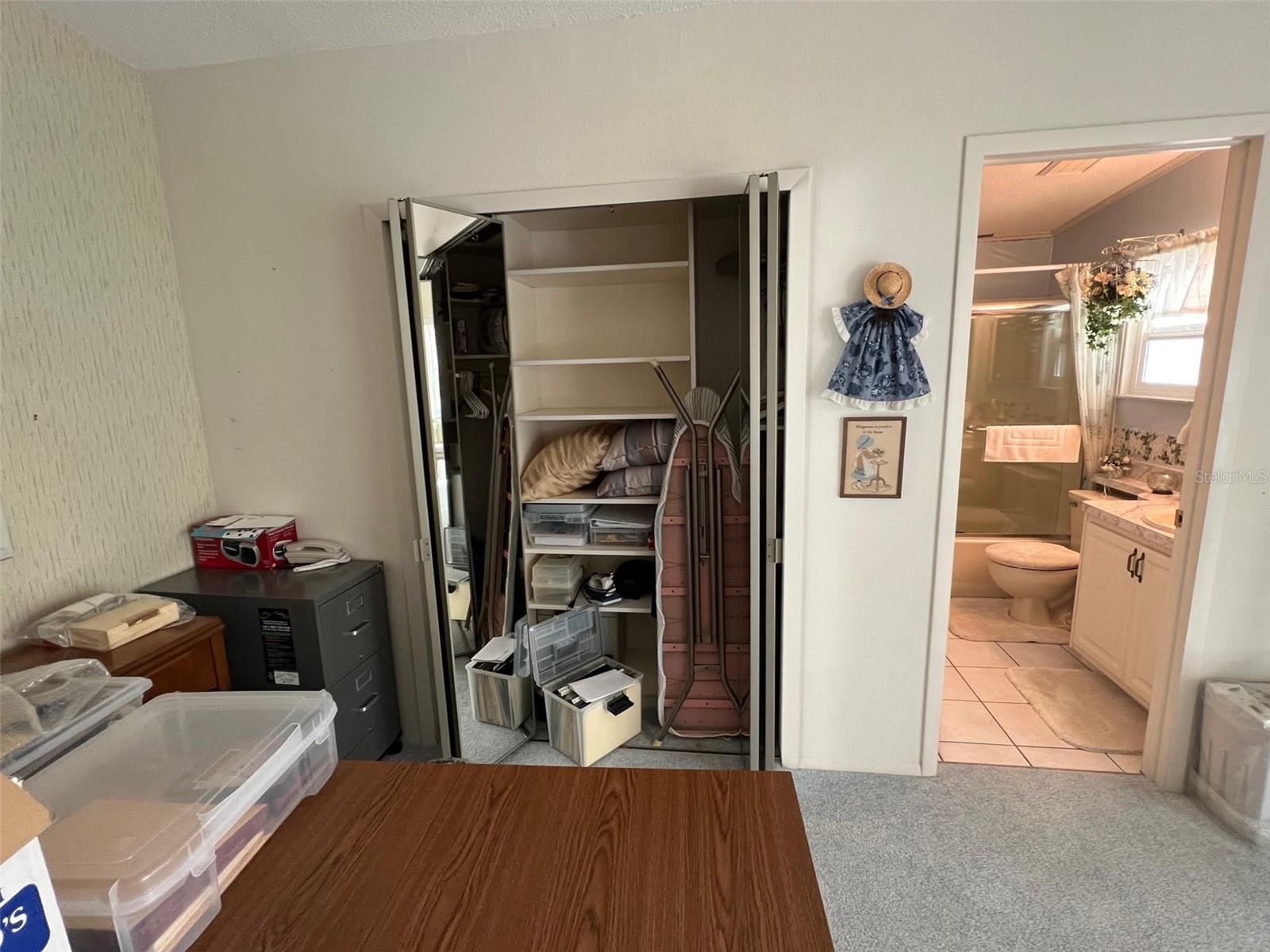 Image 17 of 43 For 1001 Starkey Road 90