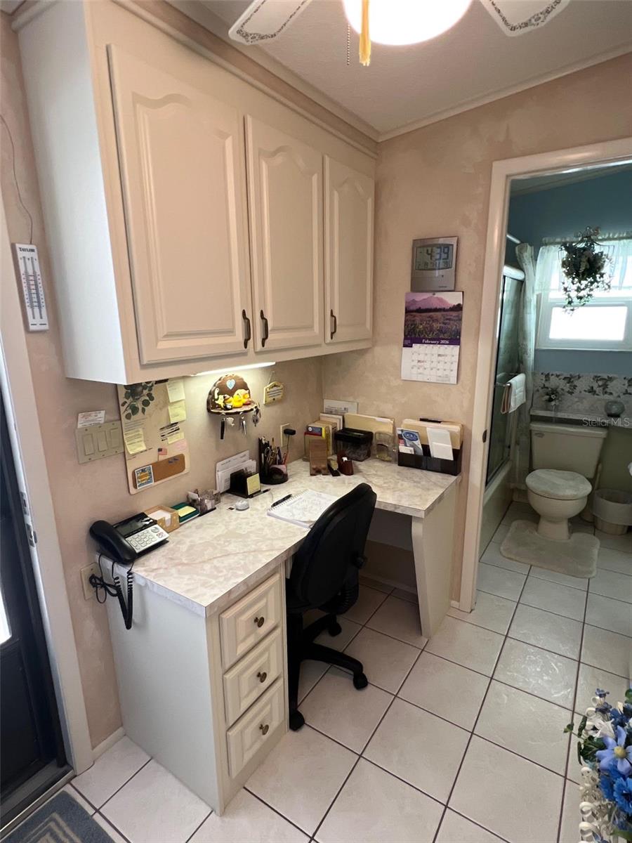 Image 21 of 43 For 1001 Starkey Road 90