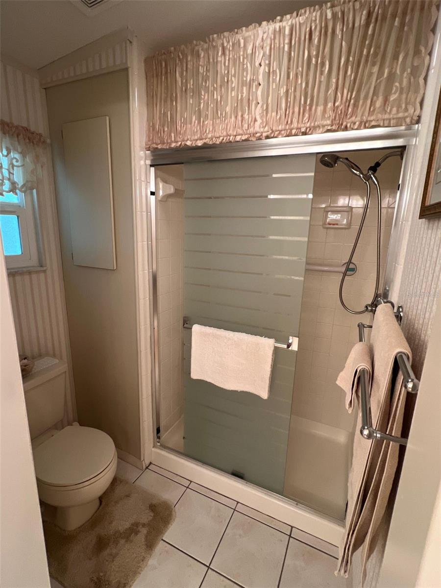 Image 38 of 43 For 1001 Starkey Road 90