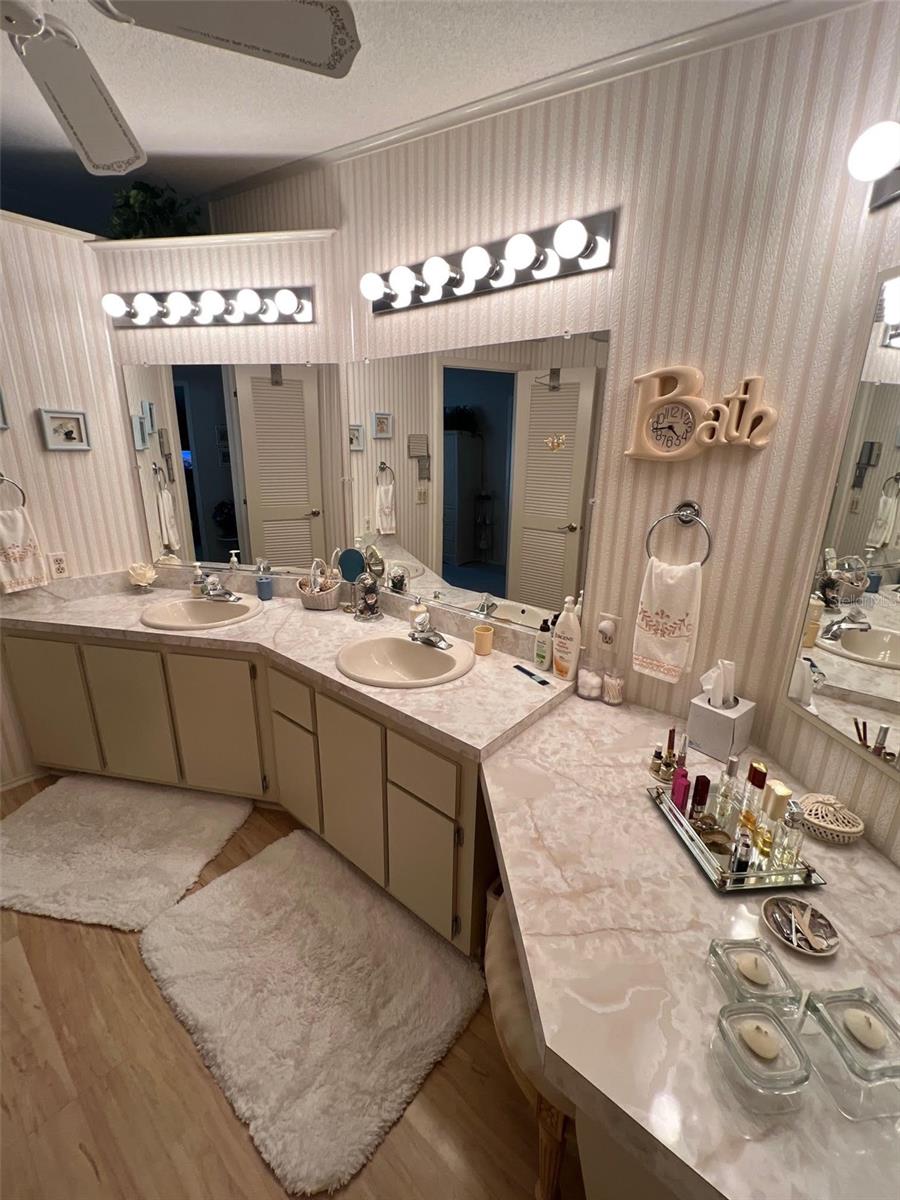 Image 39 of 43 For 1001 Starkey Road 90