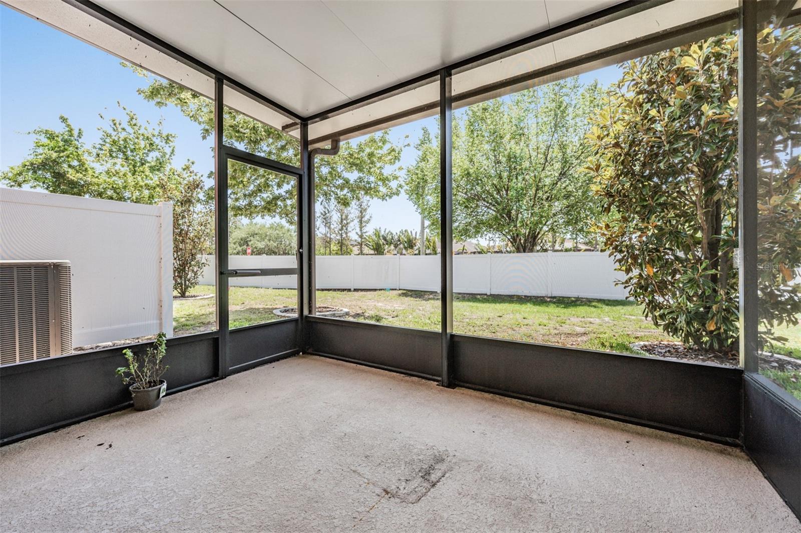 Image 19 of 24 For 7012 Holly Heath Drive