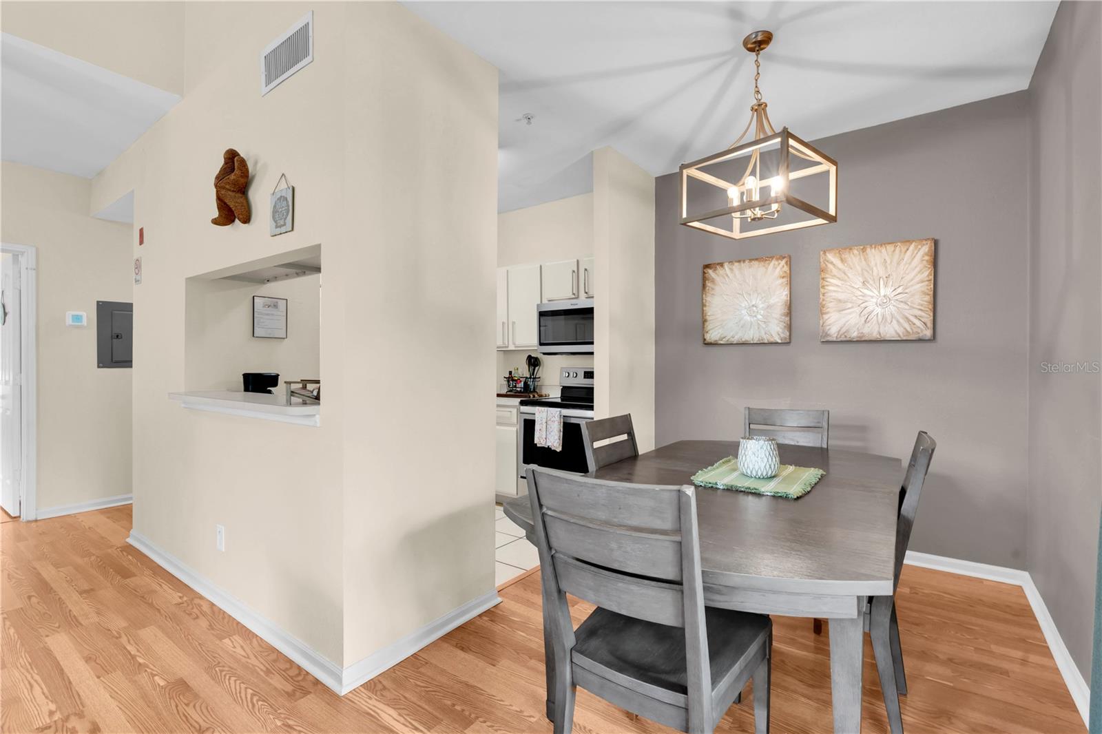 Image 11 of 35 For 1234 Missouri Avenue 320