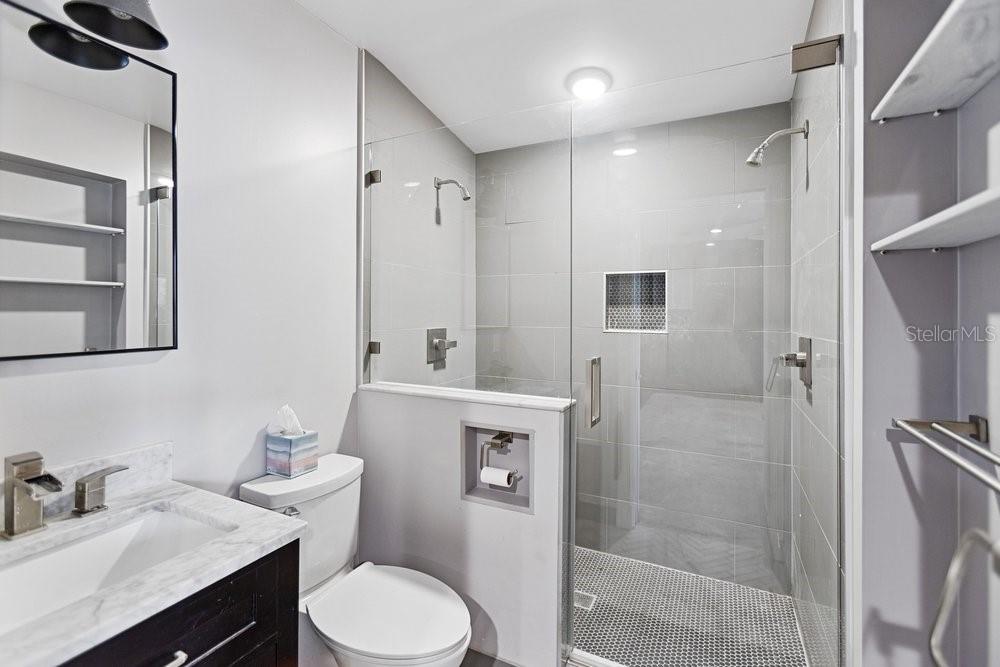 Listing photo id 12 for 201 Sherrill Street