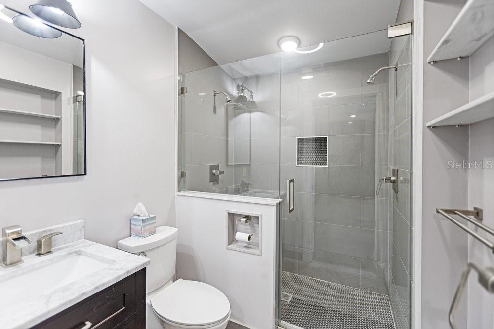 Listing photo id 13 for 201 Sherrill Street