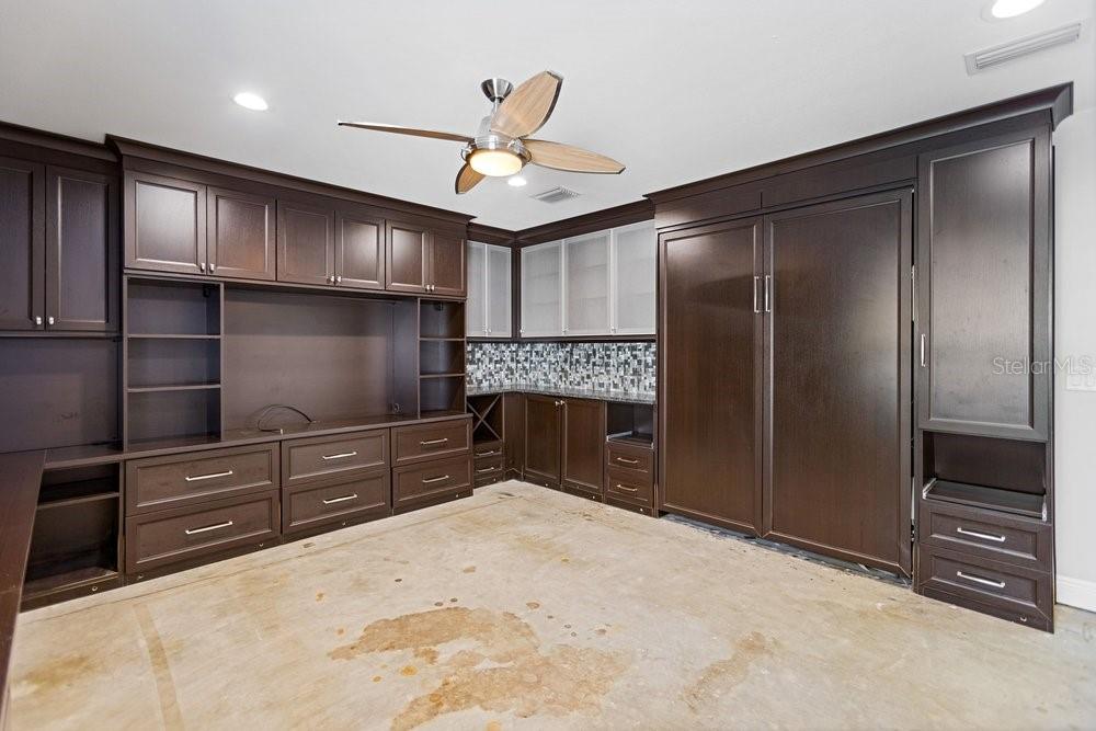 Listing photo id 15 for 201 Sherrill Street