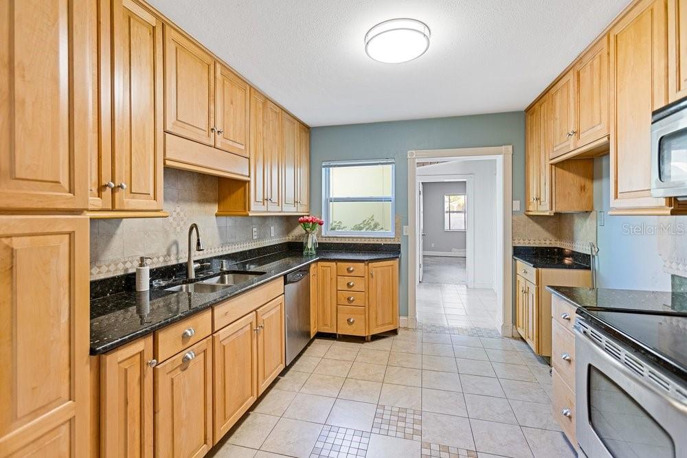 Listing photo id 4 for 201 Sherrill Street