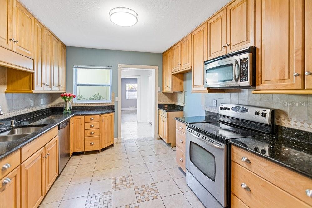 Listing photo id 5 for 201 Sherrill Street