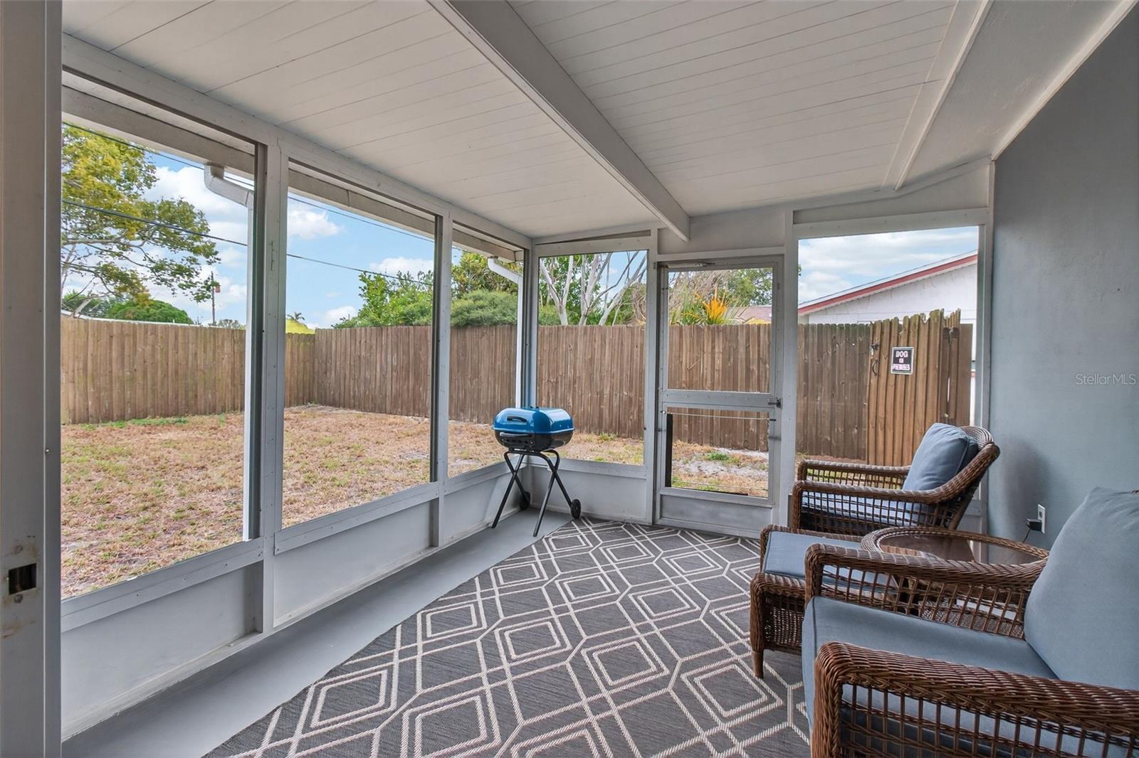 Listing photo id 9 for 7322 Orange Blossom Avenue