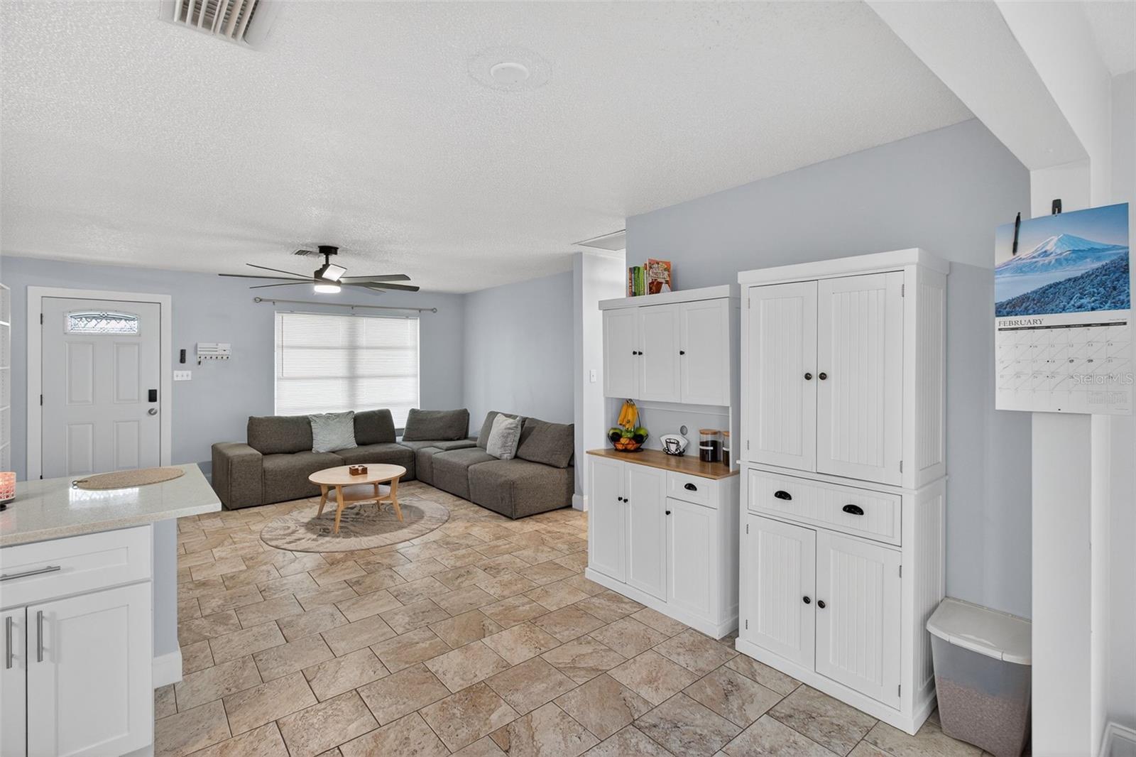 Listing photo id 5 for 7322 Orange Blossom Avenue