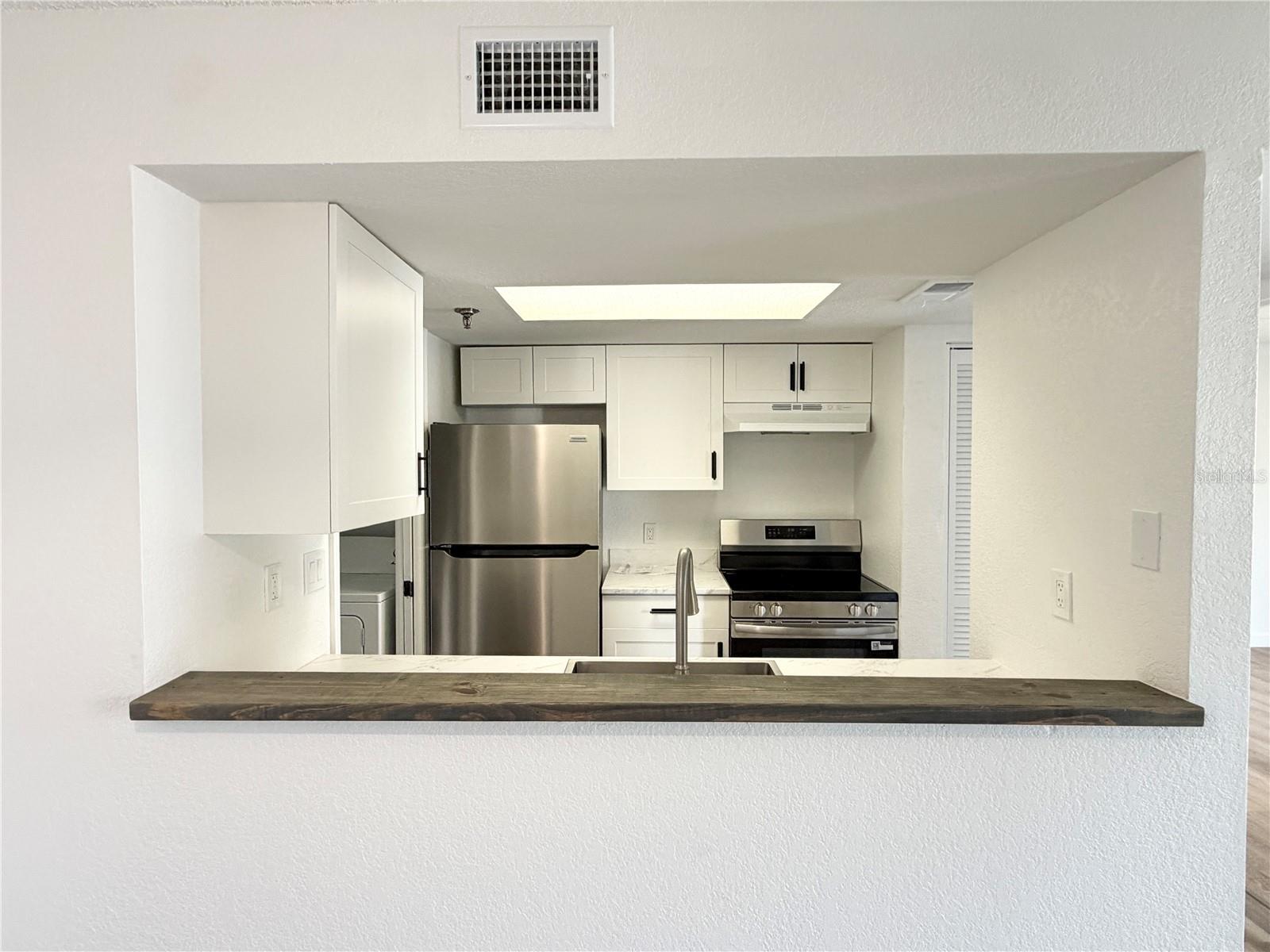 Image 11 of 32 For 10263 Gandy Boulevard N 2316