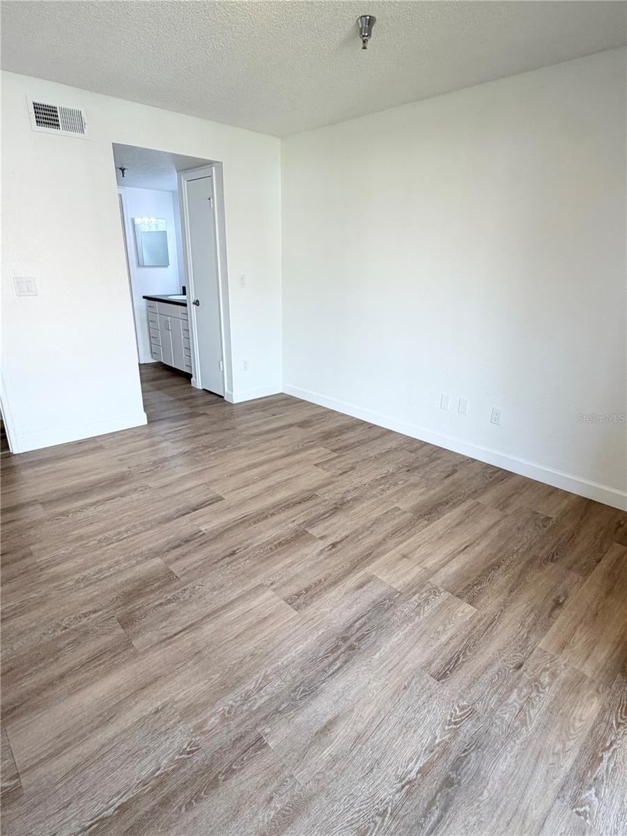 Image 12 of 32 For 10263 Gandy Boulevard N 2316