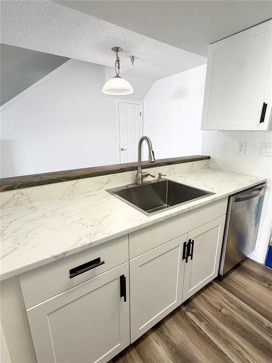 Image 7 of 32 For 10263 Gandy Boulevard N 2316