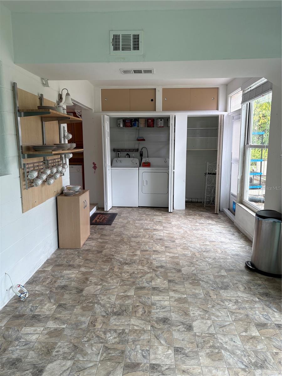 Image 11 of 29 For 4143 57th Street N 501