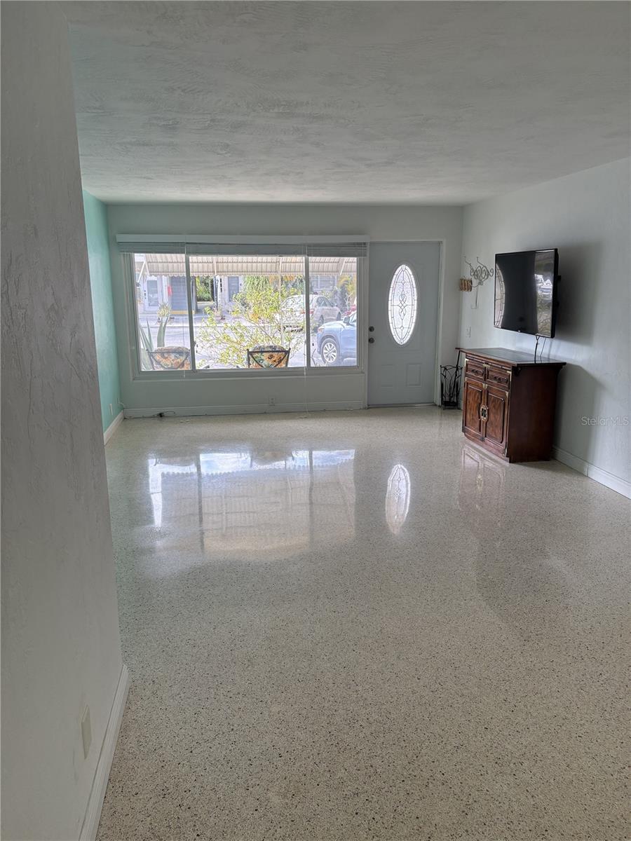 Image 5 of 29 For 4143 57th Street N 501