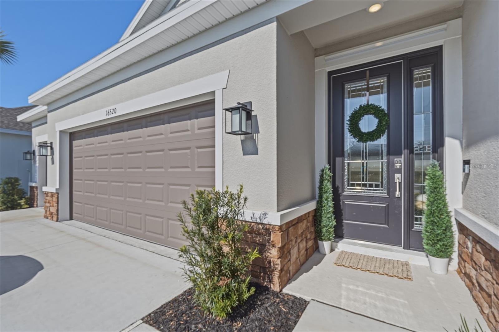 Image 2 of 46 For 16520 Star Grass Circle