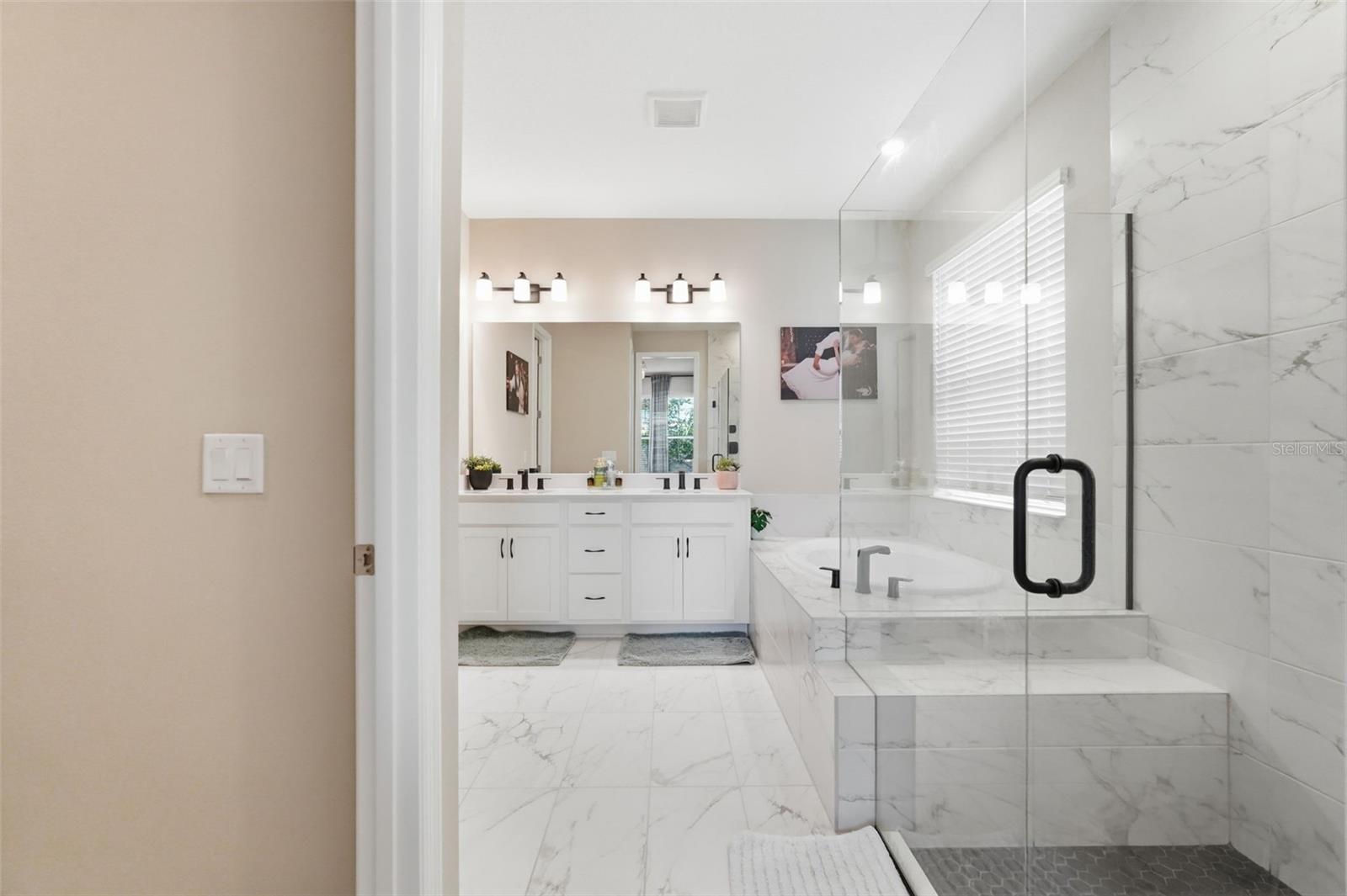 Image 22 of 46 For 16520 Star Grass Circle