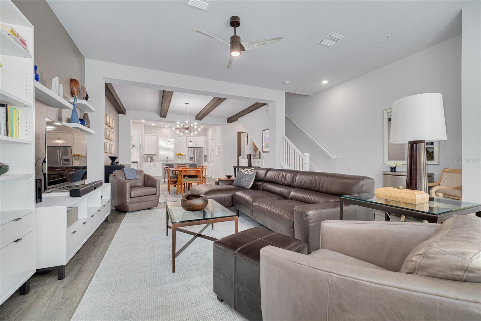 Image 10 of 30 For 835 Burlington Avenue N