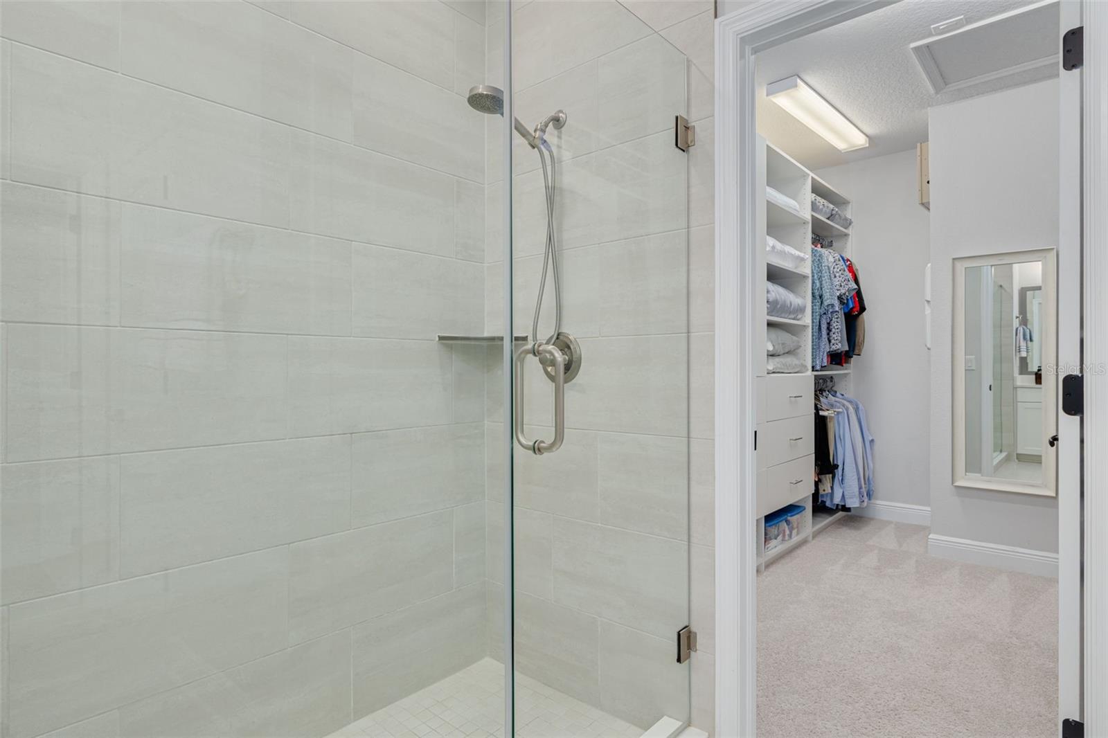 Image 17 of 30 For 835 Burlington Avenue N