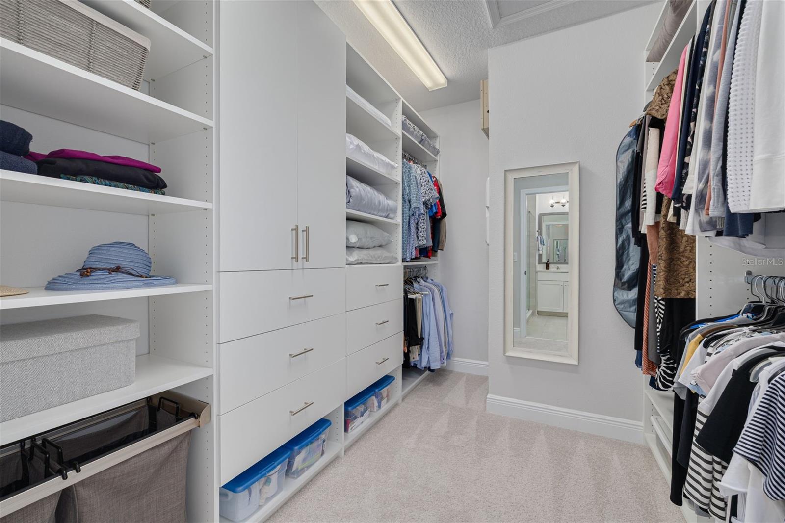 Image 18 of 30 For 835 Burlington Avenue N