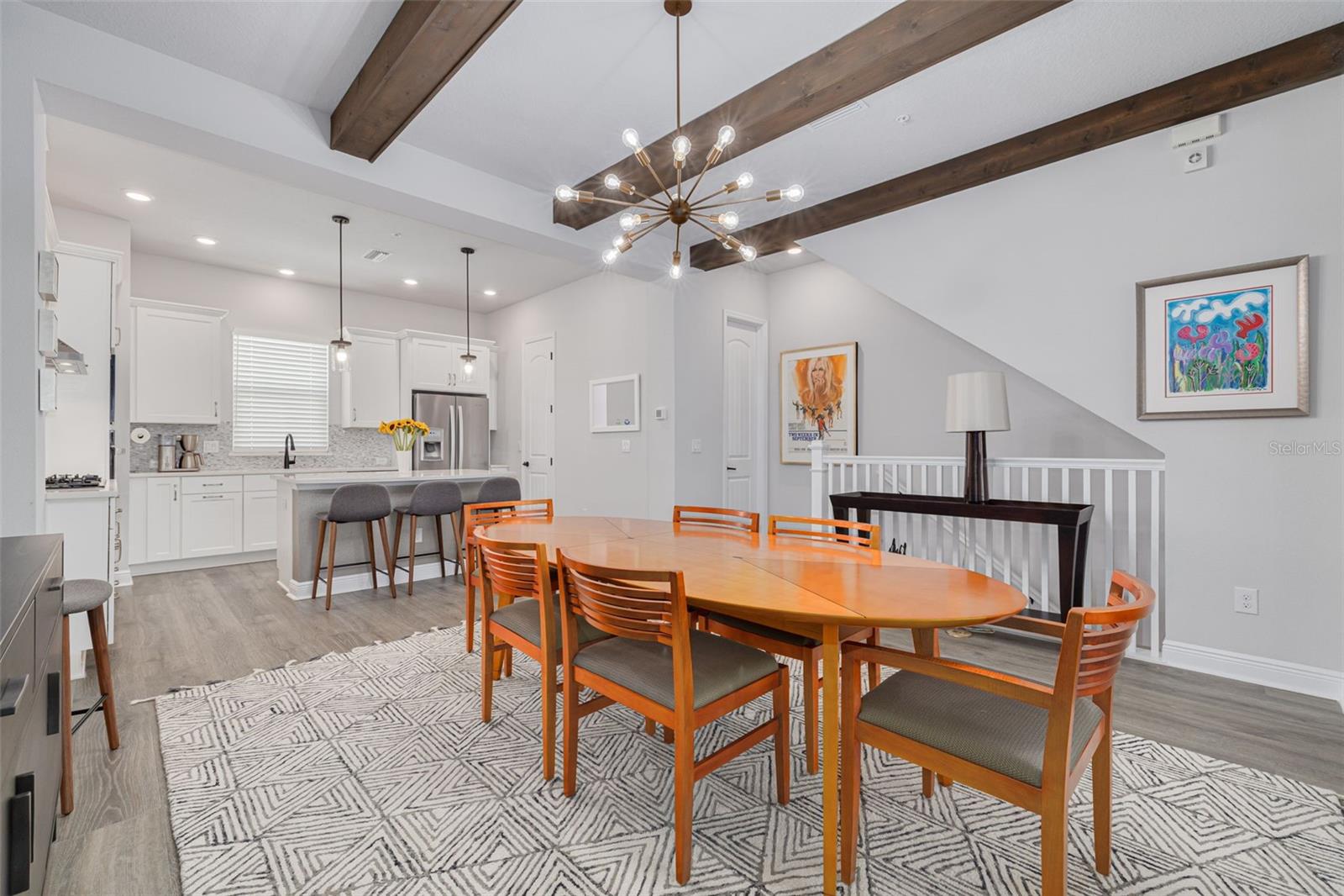 Image 2 of 30 For 835 Burlington Avenue N