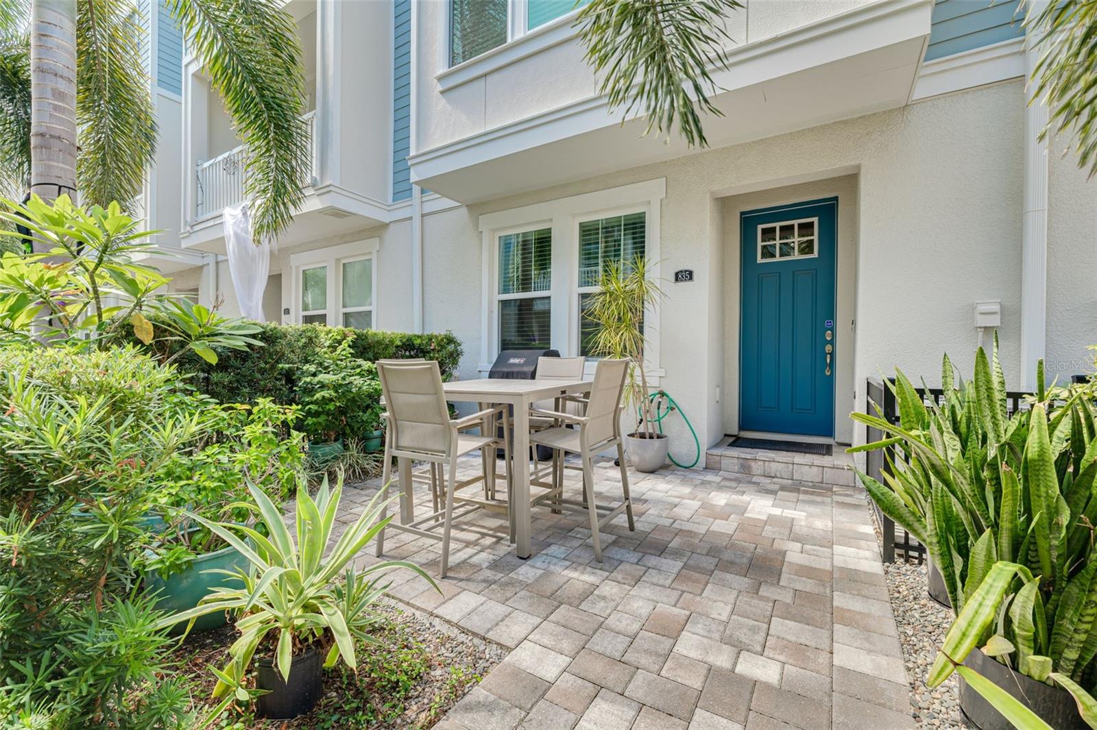 Image 20 of 30 For 835 Burlington Avenue N