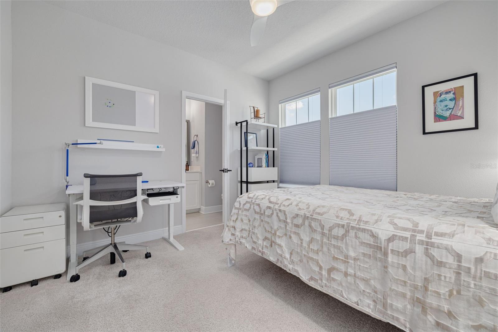 Image 22 of 30 For 835 Burlington Avenue N