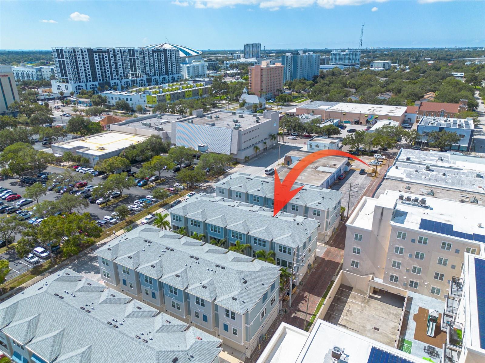 Image 23 of 30 For 835 Burlington Avenue N