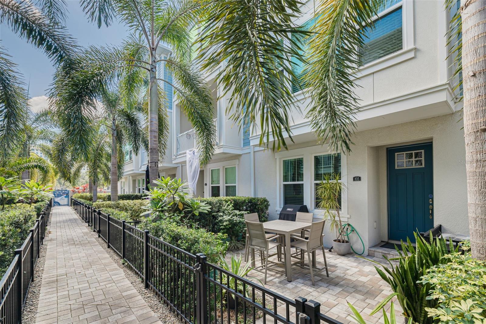 Image 29 of 30 For 835 Burlington Avenue N